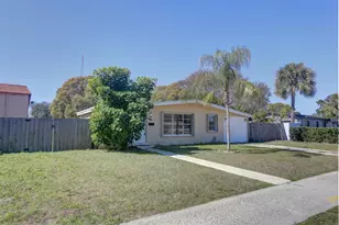 910 9th St, Lake Park, FL 33403 - Photo 33