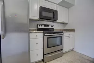 910 9th St, Lake Park, FL 33403 - Photo 7