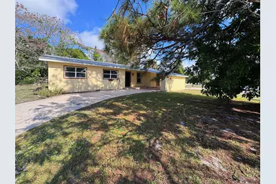 401 SE Tranquilla Avenue, Port Saint Lucie, FL 34983 - Photo 5