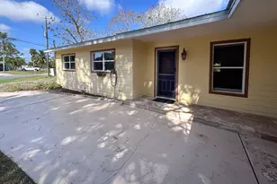 401 SE Tranquilla Ave, Port Saint Lucie, FL 34983 - Photo 3