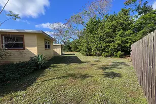 401 SE Tranquilla Ave, Port Saint Lucie, FL 34983 - Photo 11