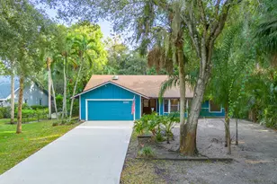 1090 SE Buttonwood Circle SE, Stuart, FL 34997 - Photo 1