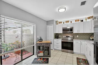 5710 Parkwalk Circle E, Boynton Beach, FL 33472 - Photo 9