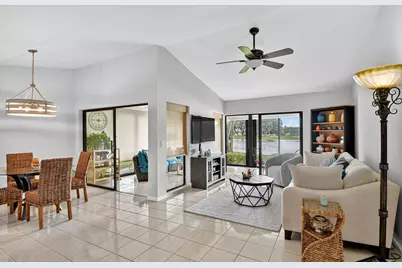 5710 Parkwalk Circle E, Boynton Beach, FL 33472 - Photo 11