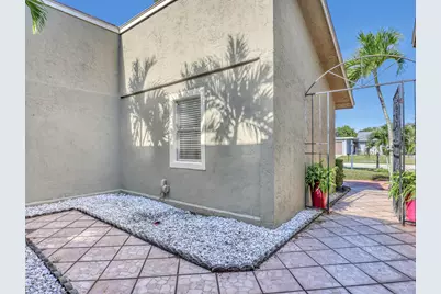 10404 Carmen Lane, Royal Palm Beach, FL 33411 - Photo 5