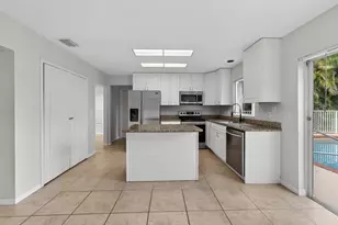 2698 Linkside Dr, Wellington, FL 33414 - Photo 13