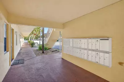 4071 N Dixie Highway #32, Oakland Park, FL 33334 - Photo 9