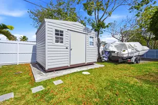 10041 Haitian Dr, Cutler Bay, FL 33189 - Photo 39