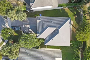 130 Canterbury Pl, Royal Palm Beach, FL 33414 - Photo 9