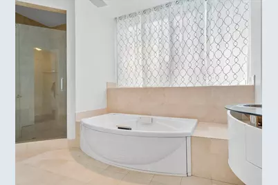 18101 Collins Avenue #401, Sunny Isles Beach, FL 33160 - Photo 27