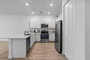 4407 Hemlock Dr, Riviera Beach, FL 33410 - Photo 5