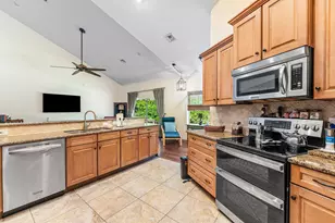 1212 Columbine Pl, Wellington, FL 33414 - Photo 9