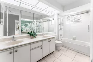 1075 Raintree Ln, Palm Beach Gardens, FL 33410 - Photo 21