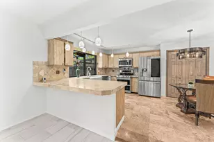 1075 Raintree Ln, Palm Beach Gardens, FL 33410 - Photo 11