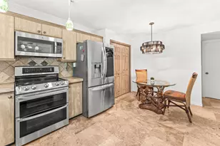 1075 Raintree Ln, Palm Beach Gardens, FL 33410 - Photo 33