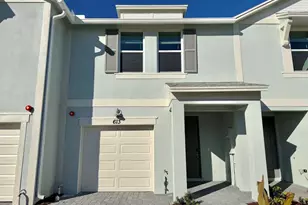 613 Salisbury Cir, Fort Pierce, FL 34982 - Photo 1