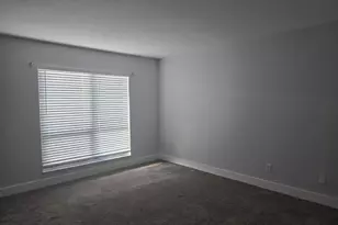 411 Sandtree Dr, West Palm Beach, FL 33403 - Photo 5