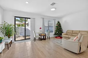 1011 Willow Pl, Riviera Beach, FL 33410 - Photo 5