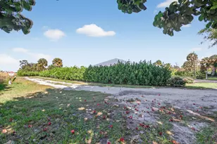 8249 SE Dharlys St, Hobe Sound, FL 33455 - Photo 5