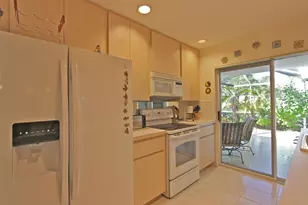 10201 Chapman Oak Ct, Palm Beach Gardens, FL 33410 - Photo 9