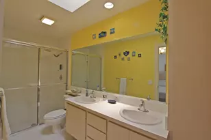 10201 Chapman Oak Ct, Palm Beach Gardens, FL 33410 - Photo 13