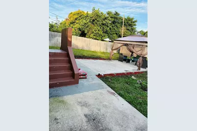 833 Briggs Street Street, West Palm Beach, FL 33405 - Photo 5