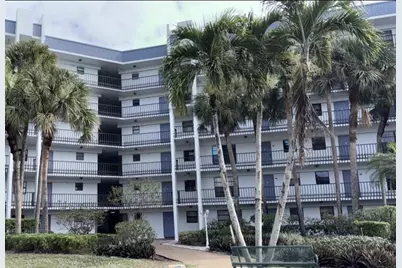 4640 Lucerne Lakes Boulevard W #605, Lake Worth, FL 33467 - Photo 1