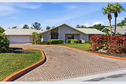 5151 SE Burning Tree Circle, Stuart, FL 34997 - Photo 1