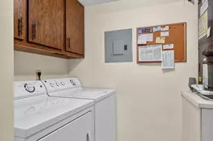 310 Pine Ridge Cir, Greenacres, FL 33463 - Photo 19