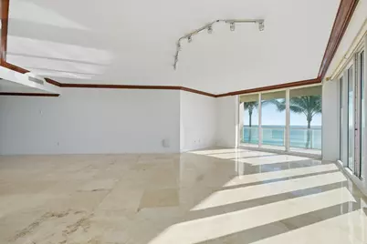 1063 Hillsboro Mile #301, Pompano Beach, FL 33062 - Photo 3