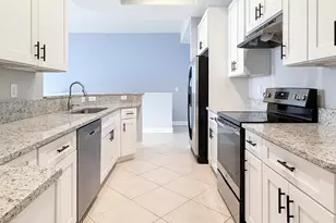 10560 SW Stephanie Way, Port Saint Lucie, FL 34987 - Photo 5