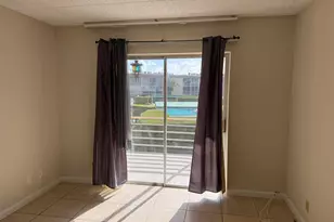 500 Village Green Cir W, Lake Worth Beach, FL 33461 - Photo 19