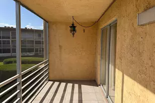 500 Village Green Cir W, Palm Springs, FL 33461 - Photo 25