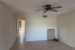 500 Village Green Cir W, Lake Worth Beach, FL 33461 - Photo 9