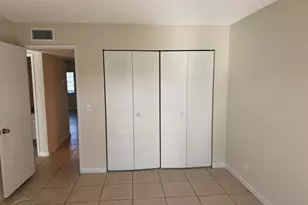 500 Village Green Cir W, Lake Worth Beach, FL 33461 - Photo 17