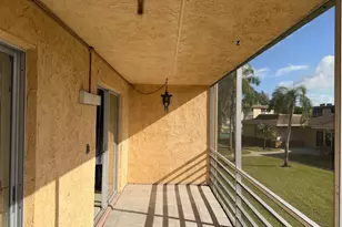 500 Village Green Cir W, Lake Worth Beach, FL 33461 - Photo 29