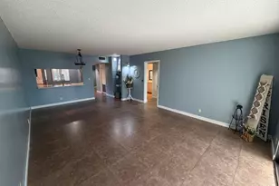 2202 S Cypress Bend Dr, Pompano Beach, FL 33069 - Photo 9