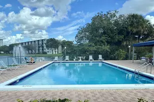 2202 S Cypress Bend Dr, Pompano Beach, FL 33069 - Photo 17