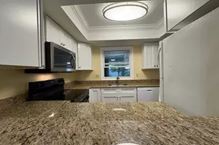 802 Shorewinds Dr, Fort Pierce, FL 34949 - Photo 11