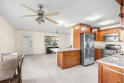 447 Burgundy J, Delray Beach, FL 33484 - Photo 7