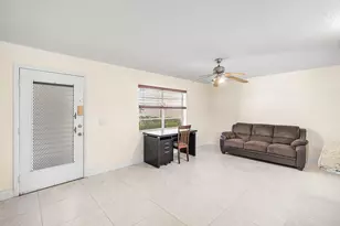 447 Burgundy J, Delray Beach, FL 33484 - Photo 3