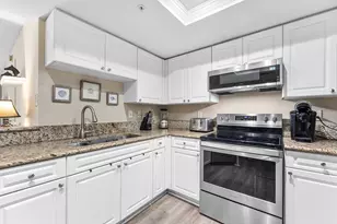 1000 Crestwood Ct S, Royal Palm Beach, FL 33411 - Photo 3