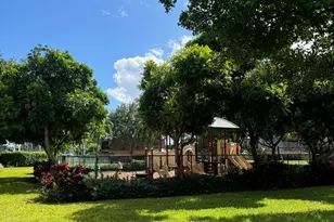 61 Lake Arbor Dr, Lake Worth Beach, FL 33461 - Photo 3