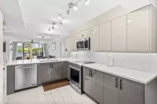 18 Royal Palm Way, Boca Raton, FL 33432 - Photo 1