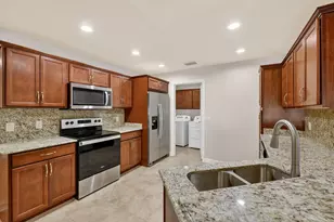 35 S Alhambra Ln, Port Saint Lucie, FL 34952 - Photo 9