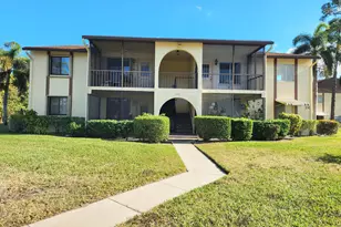 310 Knotty Pine Cir, Greenacres, FL 33463 - Photo 15