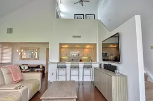 318 NE Golfview Circle, Stuart, FL 34996 - Photo 17