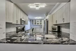 11262 Green Lake Dr, Boynton Beach, FL 33437 - Photo 5