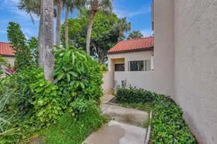 22 Via De Casas Sur, Boynton Beach, FL 33426 - Photo 1