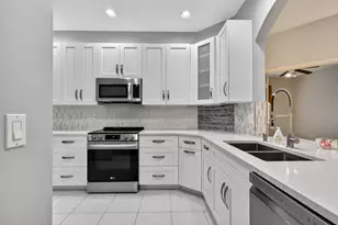 10564 Royal Caribbean Cir, Boynton Beach, FL 33437 - Photo 7